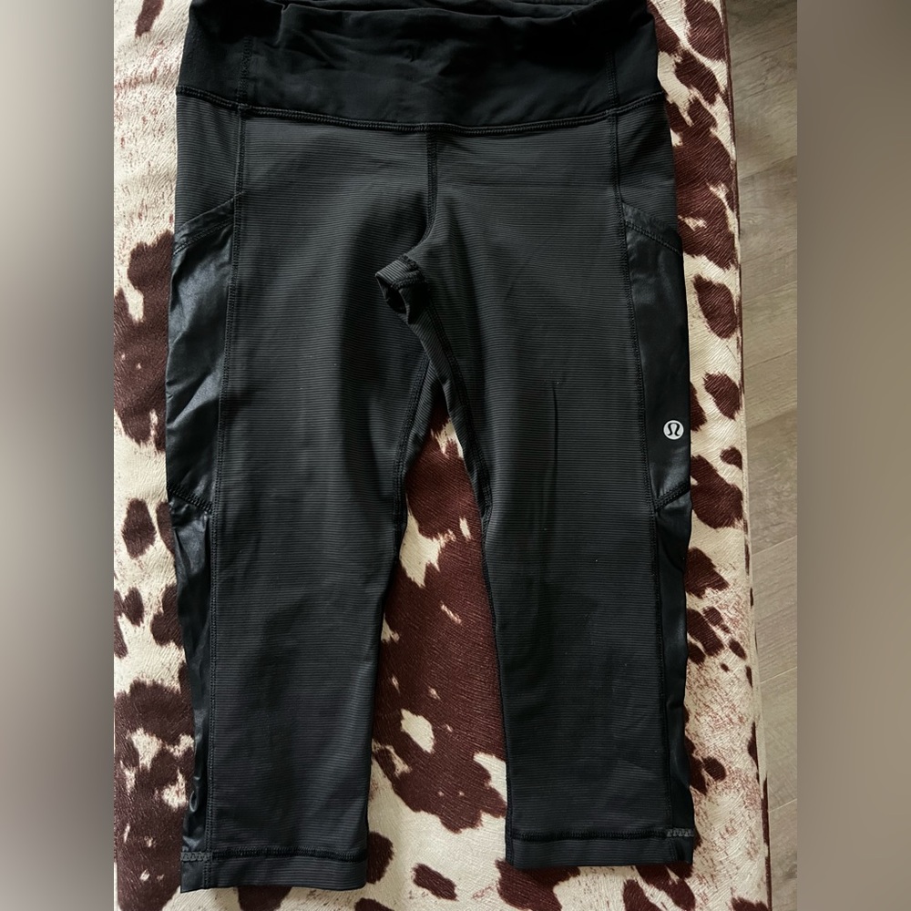 Lululemon cropped legging size 4